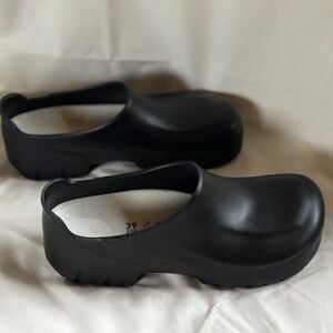 NEW Birkenstock A630 black clogs size 7 or 8